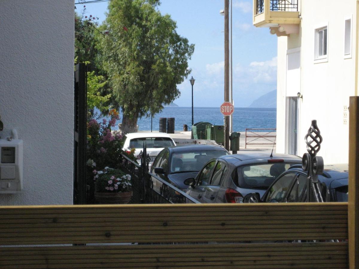 Nostalgia Apartment A In Sami 50 Metres From The Sea Buitenkant foto